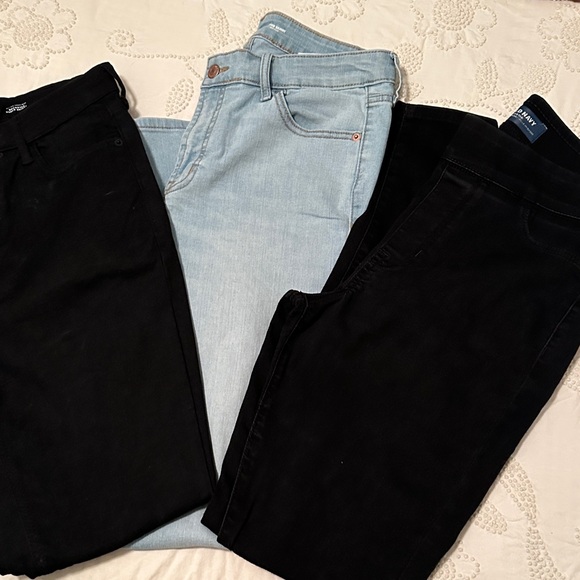 Old Navy Women's Skinny Jeans - Black and Light Blue - Picture 9 of 9